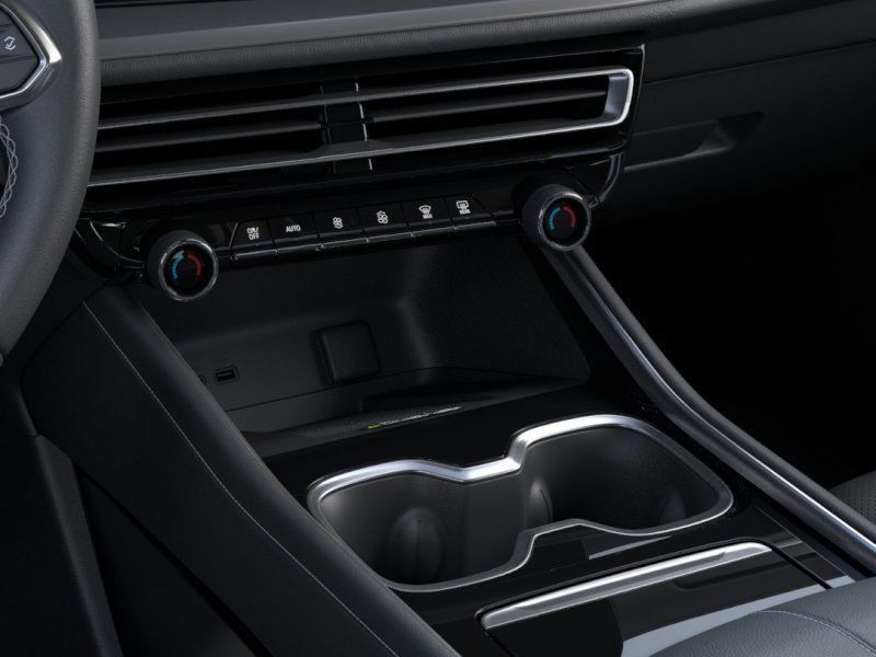 2025 Chevrolet Traverse FWD LT Image 18 of 30