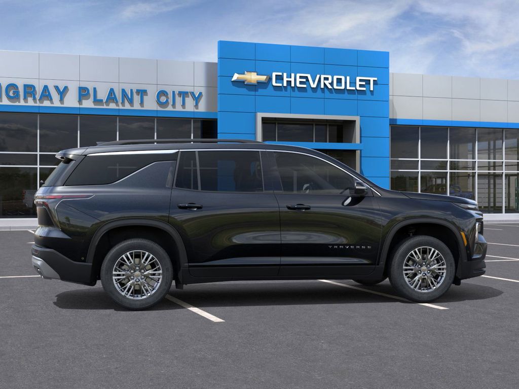 2025 Chevrolet Traverse FWD LT Image 7 of 30