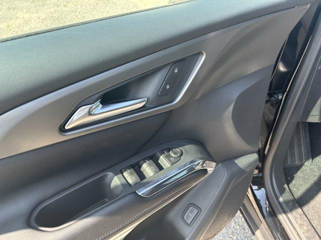 Vehicle image 23 of 32