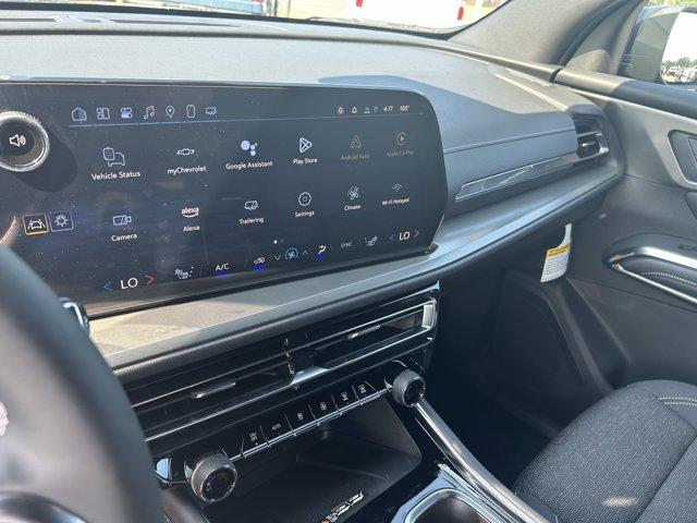 Vehicle image 25 of 32