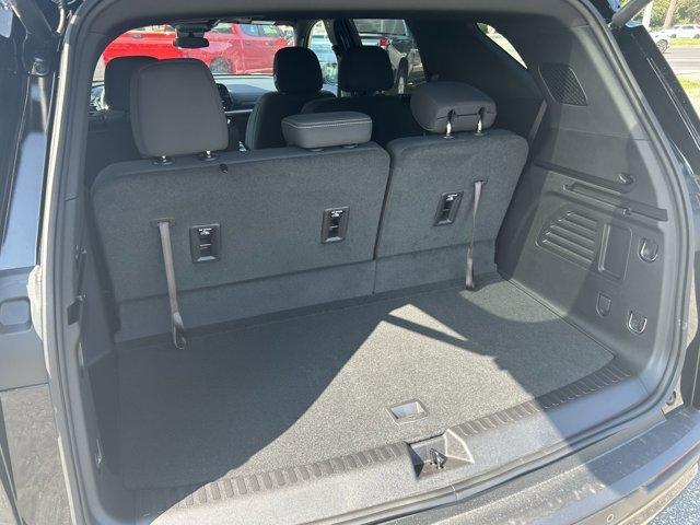 Vehicle image 13 of 32