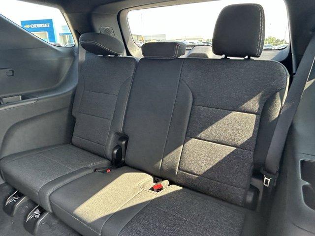 Vehicle image 17 of 32