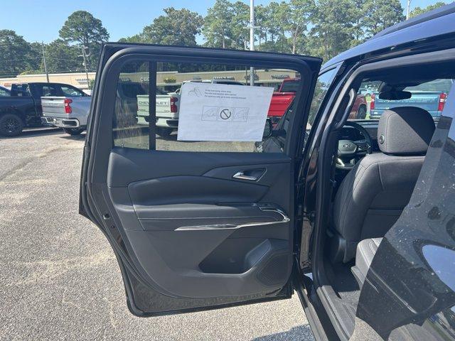 Vehicle image 27 of 32