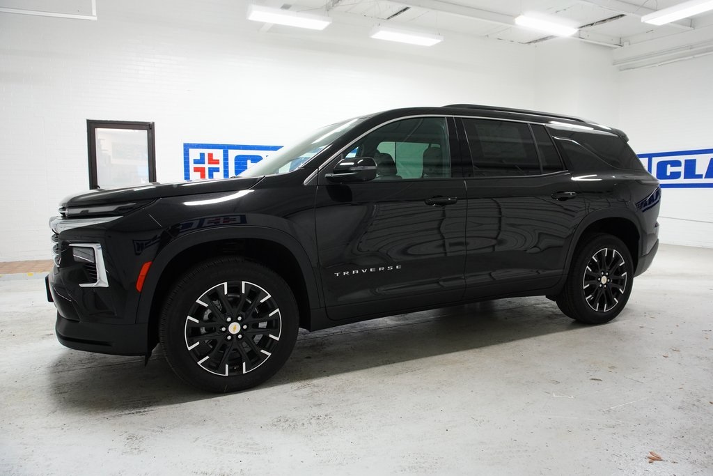 Vehicle image 8 of 40