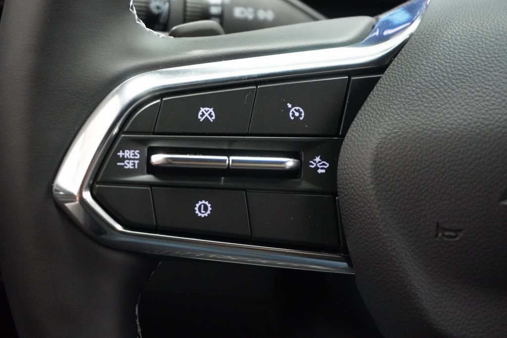 Vehicle image 21 of 40
