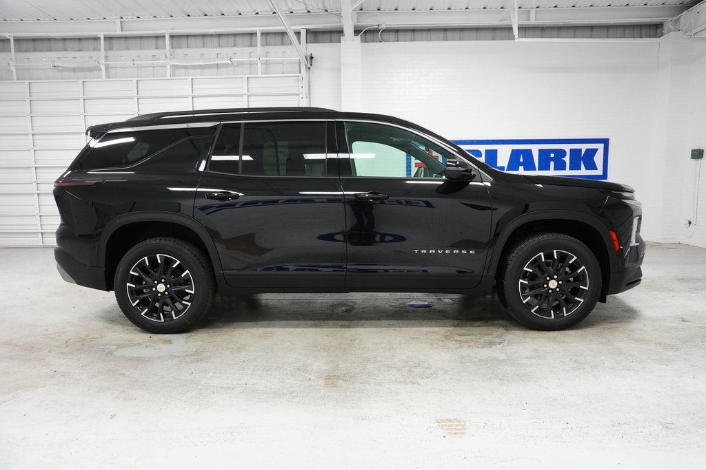 Vehicle image 5 of 40
