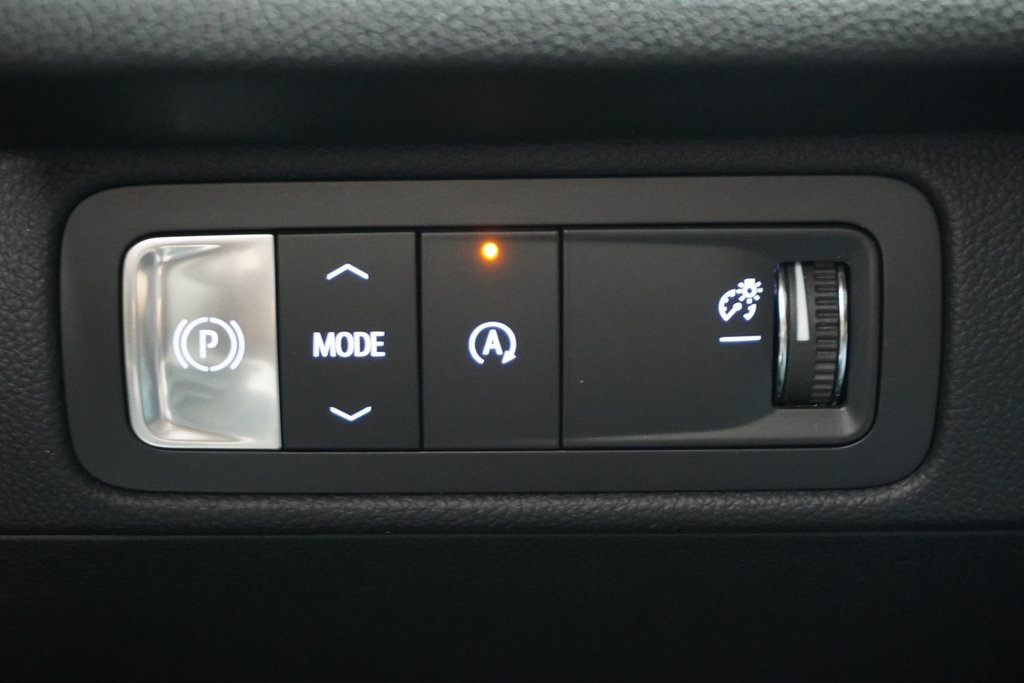 Vehicle image 20 of 40