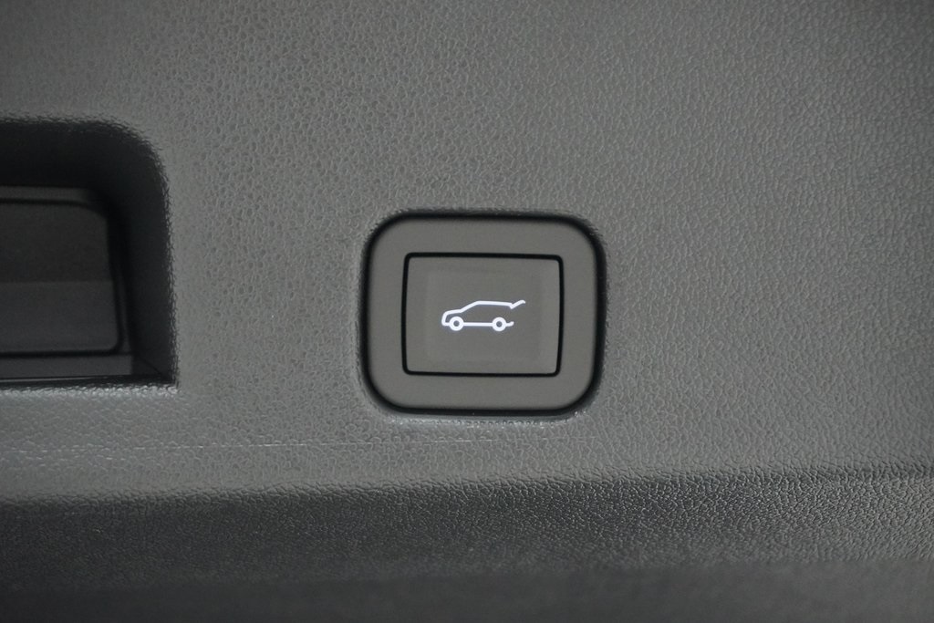 Vehicle image 10 of 40