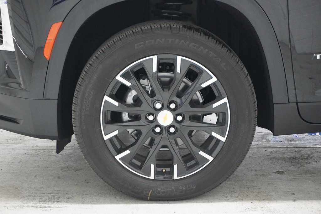 Vehicle image 12 of 40