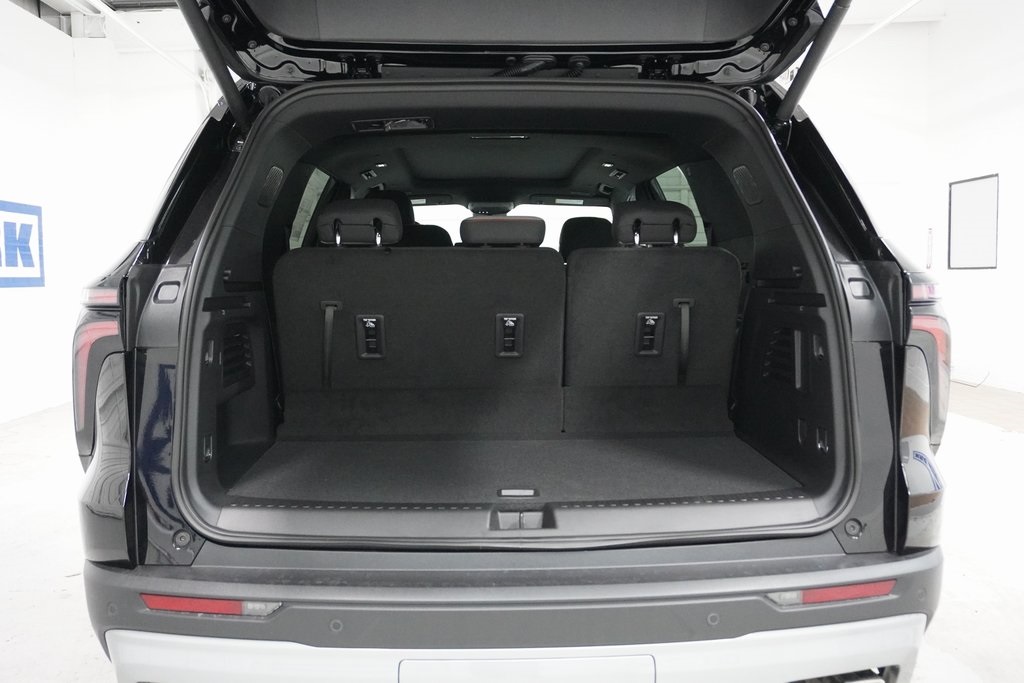 Vehicle image 11 of 40