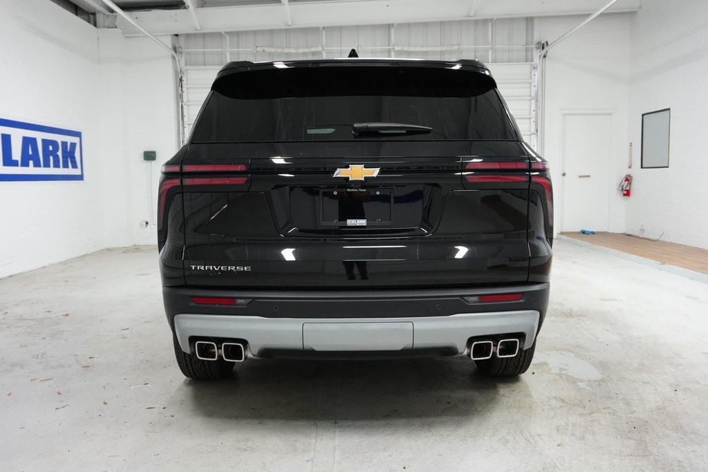 Vehicle image 3 of 40