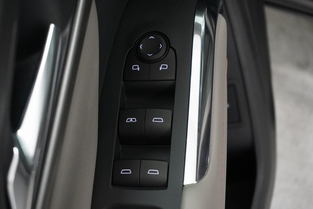 Vehicle image 14 of 40