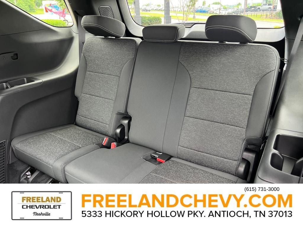 2025 Chevrolet Traverse FWD LT Image 18 of 22
