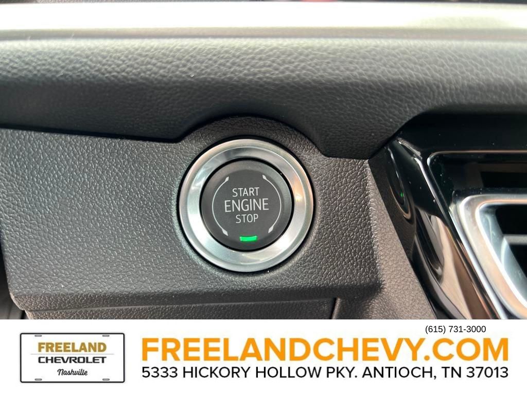 2025 Chevrolet Traverse FWD LT Image 16 of 22