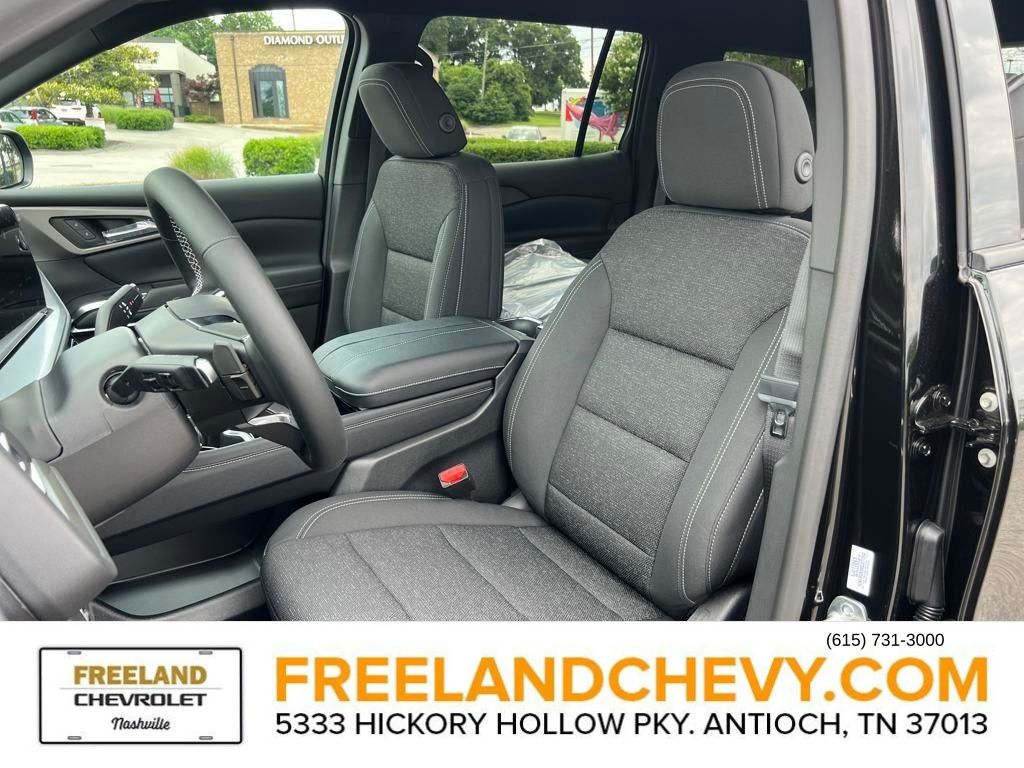 2025 Chevrolet Traverse FWD LT Image 19 of 22