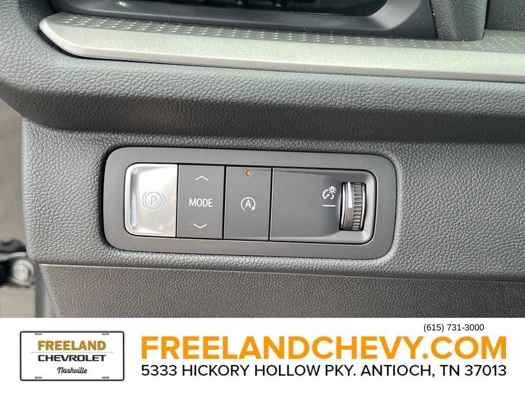 2025 Chevrolet Traverse FWD LT Image 12 of 22