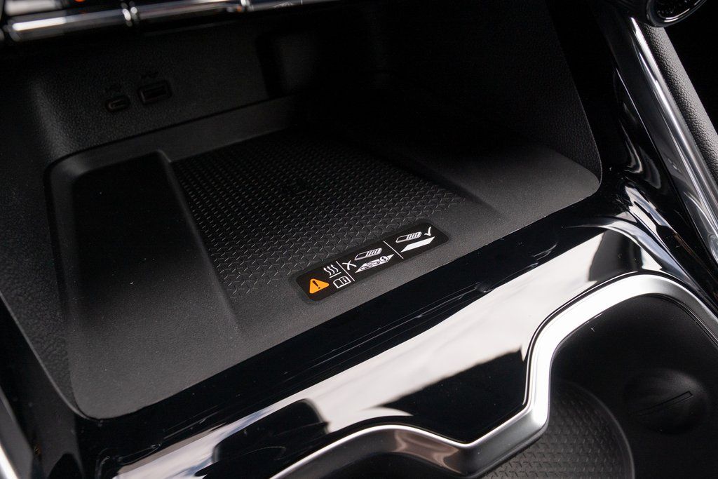 Vehicle image 21 of 41