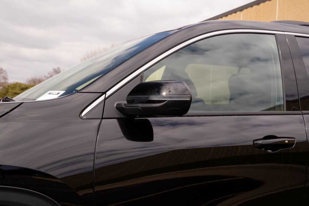 Vehicle image 9 of 41