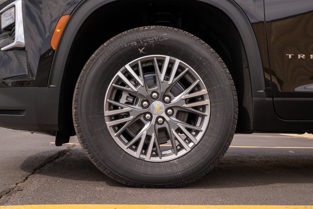Vehicle image 8 of 41