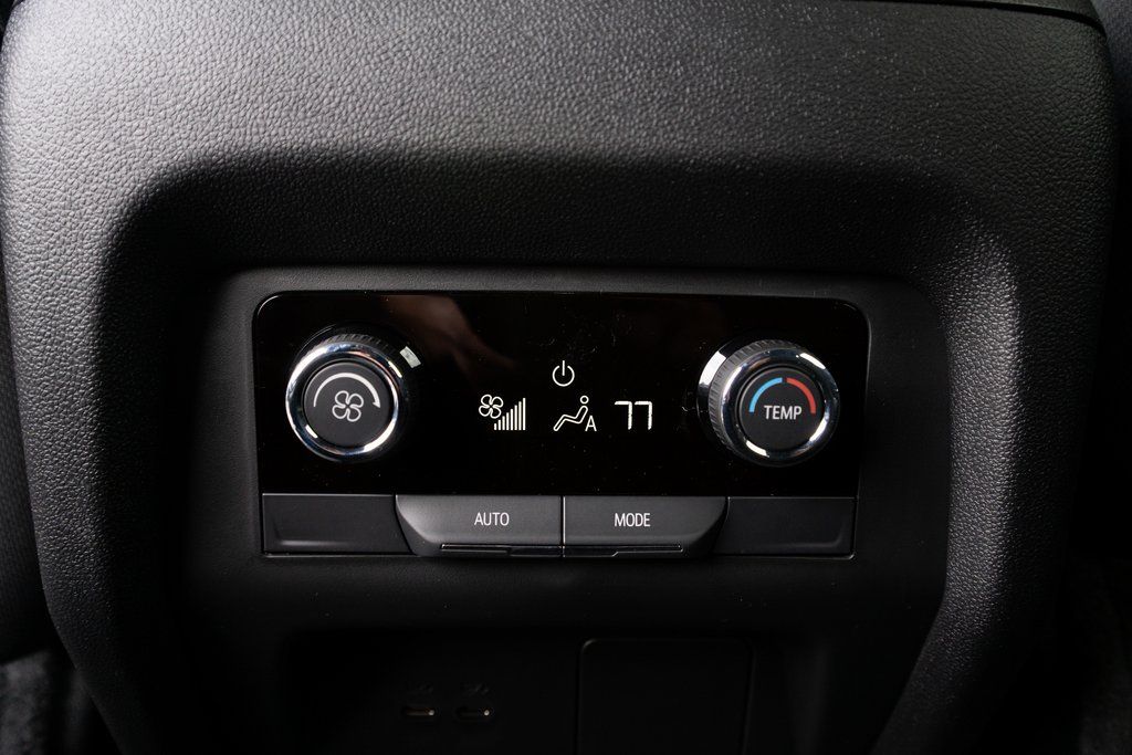 Vehicle image 34 of 41