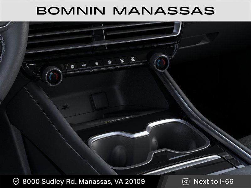 Vehicle image 23 of 24