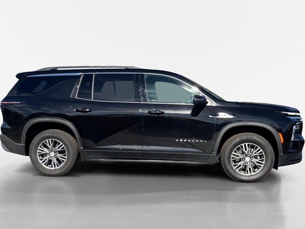 2025 Chevrolet Traverse AWD LT Image 4 of 21