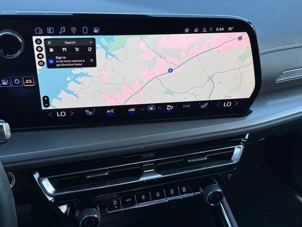 2025 Chevrolet Traverse AWD LT Image 17 of 21