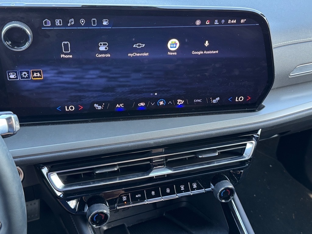 2025 Chevrolet Traverse AWD LT Image 18 of 21