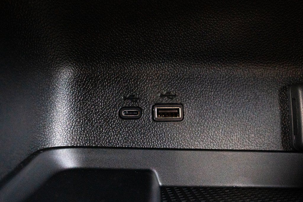 Vehicle image 22 of 42