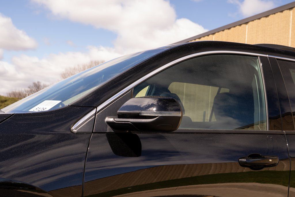 Vehicle image 9 of 42
