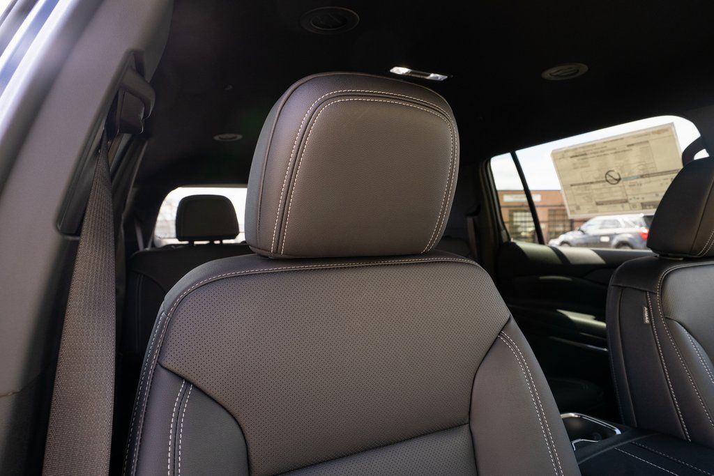 Vehicle image 15 of 42