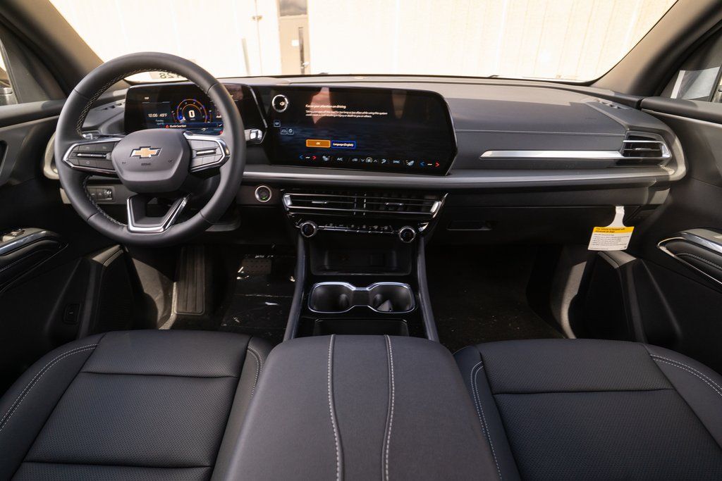 Vehicle image 11 of 42