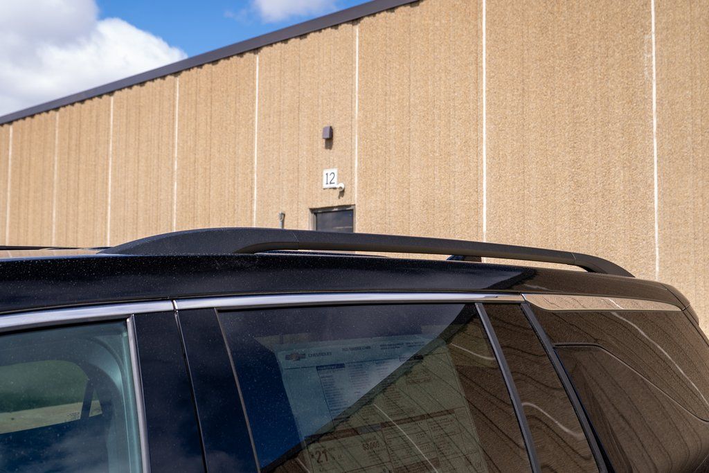 Vehicle image 10 of 42