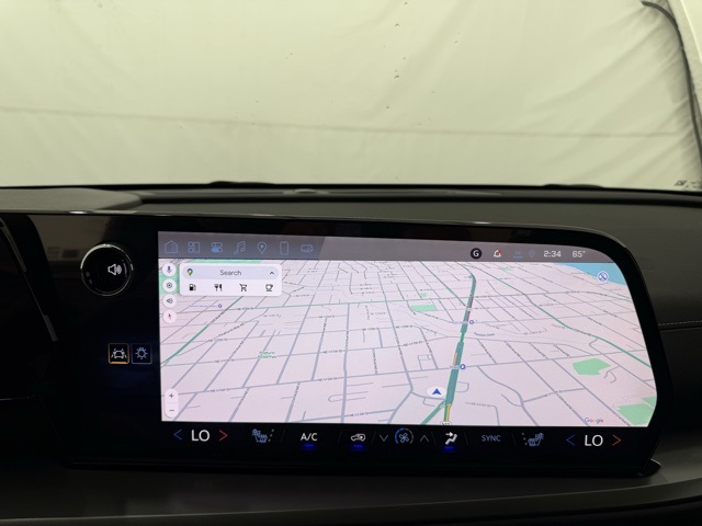Vehicle image 19 of 43