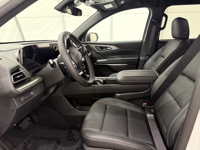 Vehicle image 36 of 43