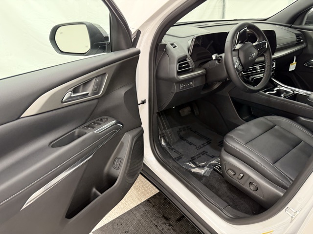 Vehicle image 17 of 43