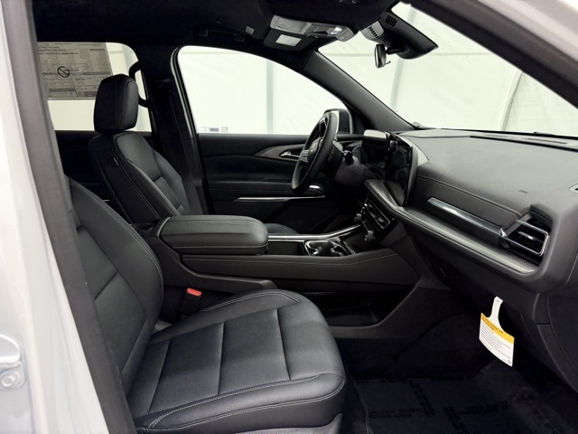 Vehicle image 16 of 43
