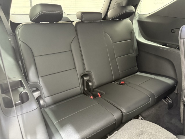 Vehicle image 12 of 43