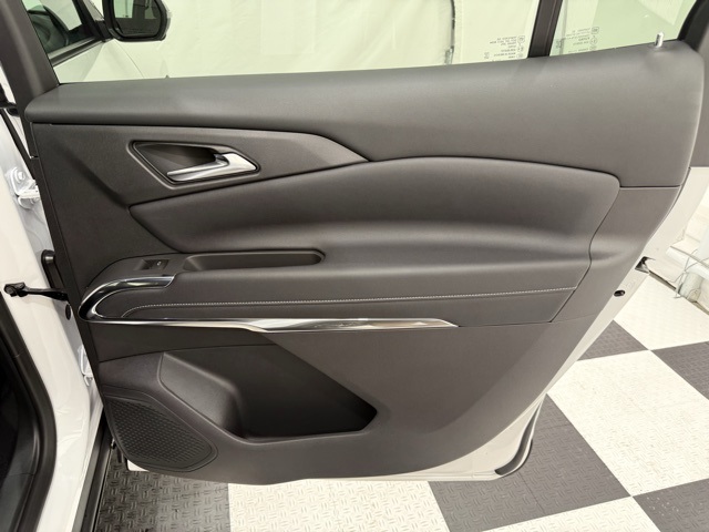 Vehicle image 24 of 43