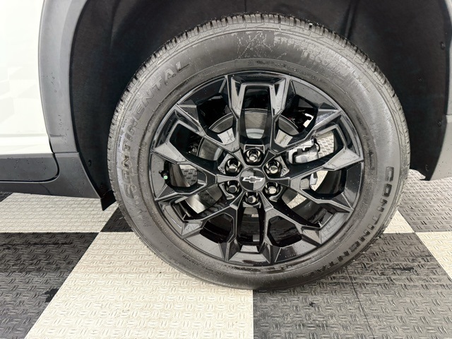 Vehicle image 7 of 43