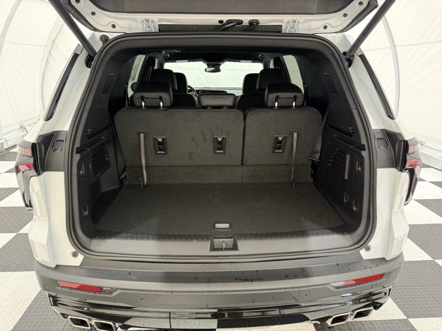 Vehicle image 9 of 43
