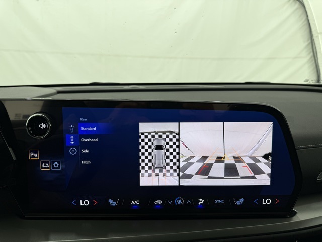 Vehicle image 20 of 43