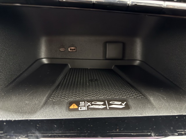 Vehicle image 10 of 43