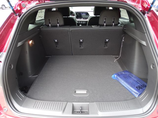 Vehicle image 11 of 25