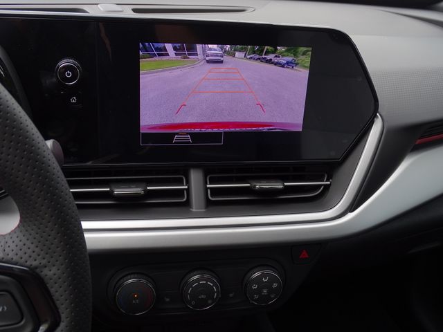 Vehicle image 18 of 25