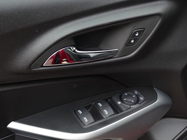 Vehicle image 21 of 25