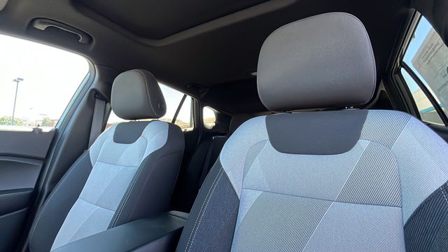Vehicle image 13 of 30