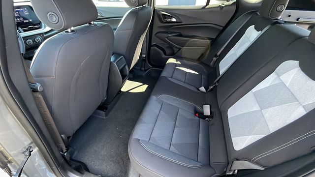 Vehicle image 11 of 30