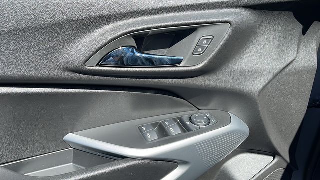 Vehicle image 22 of 30
