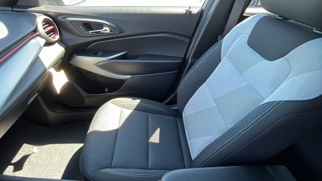 Vehicle image 12 of 30